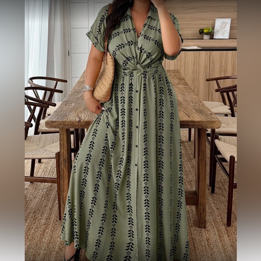 Elegant Green Maxi Dress - Picture 3 of 5
